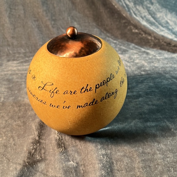 “Best Things in Life” Comfort Candles - Picture 2 of 5